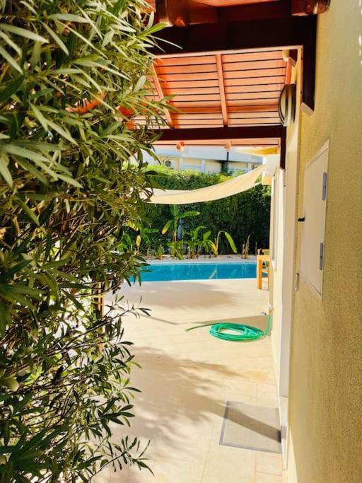 Excellent 3 Storey Villa With A Swimming Pool ベレキ エクステリア 写真